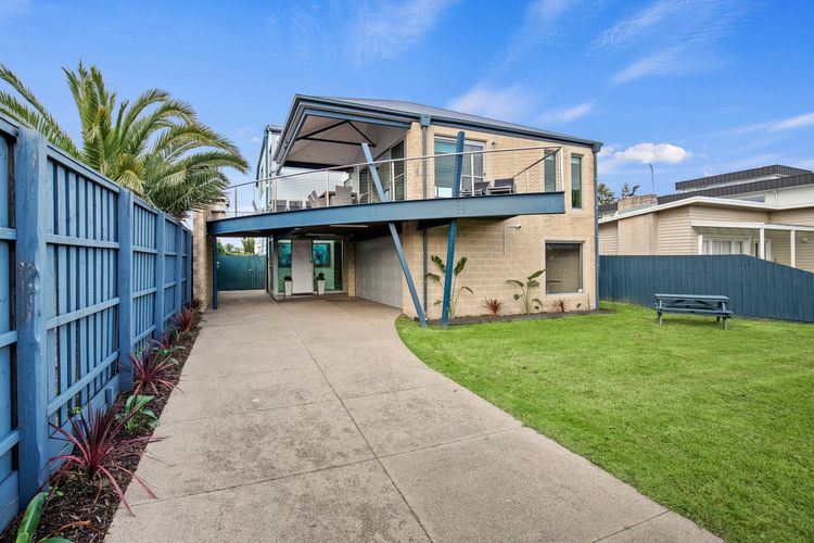 Bliss on the Bay – Upstairs and Games Room