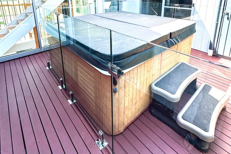 Bliss on the Bay – Upstairs and Games Room