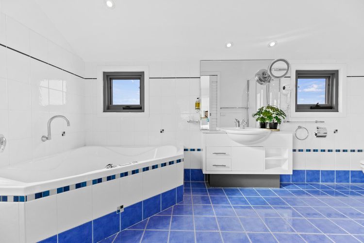 Bliss on the Bay – Upstairs and Games Room