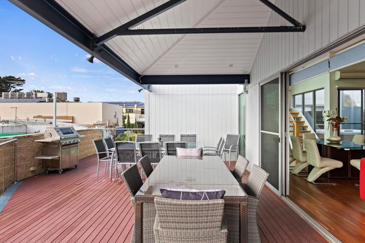 Bliss on the Bay – Upstairs and Games Room