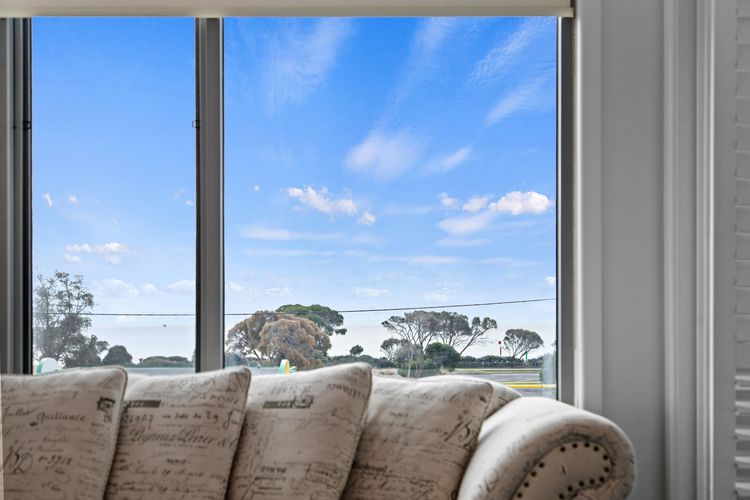 Bliss on the Bay – Upstairs and Games Room