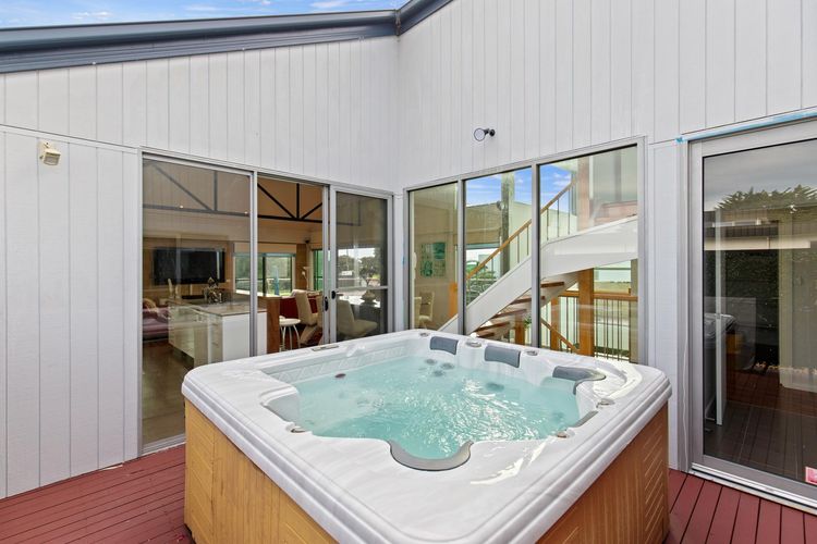 Bliss on the Bay – Upstairs and Games Room