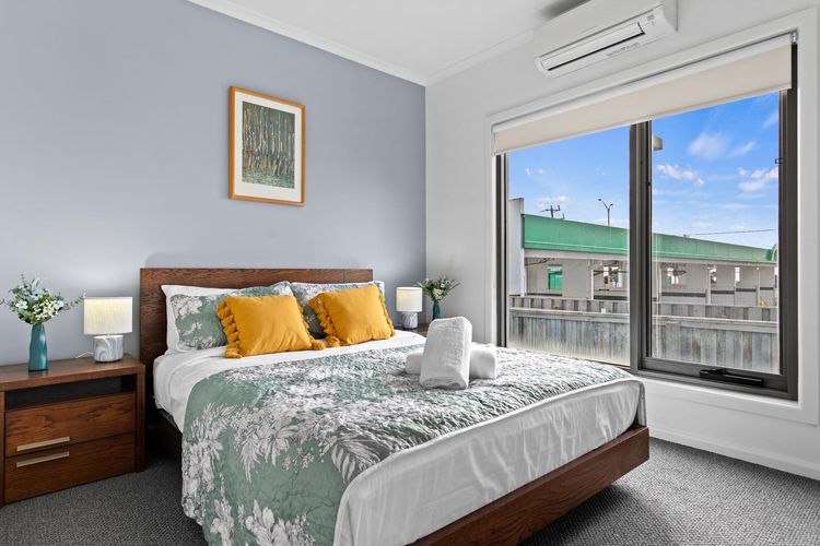 Bliss on the Bay – Full House