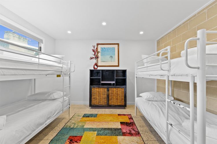 Bliss on the Bay – Full House