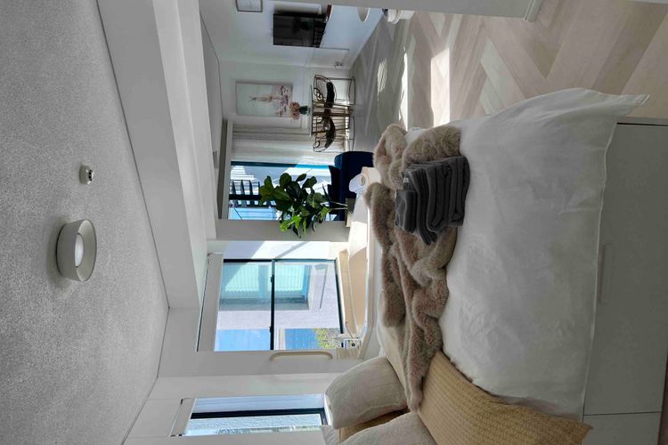 Luxury Paradise 2 Bedroom Lower House Only