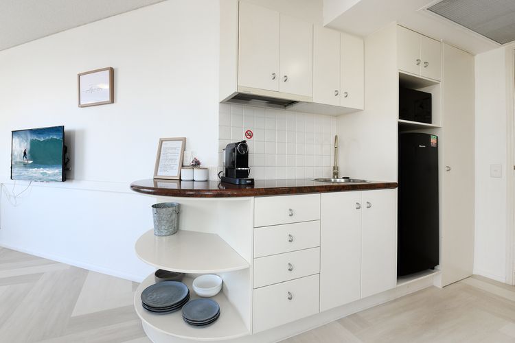 Luxury Paradise 2 Bedroom Lower House Only