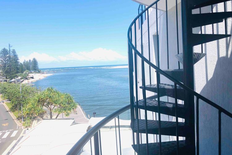 Luxury Paradise 2 Bedroom Lower House Only