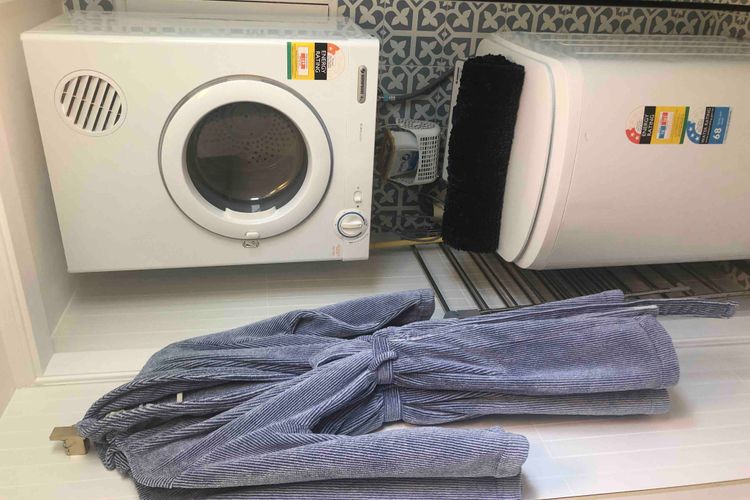 Luxury Paradise 2 Bedroom Lower House Only