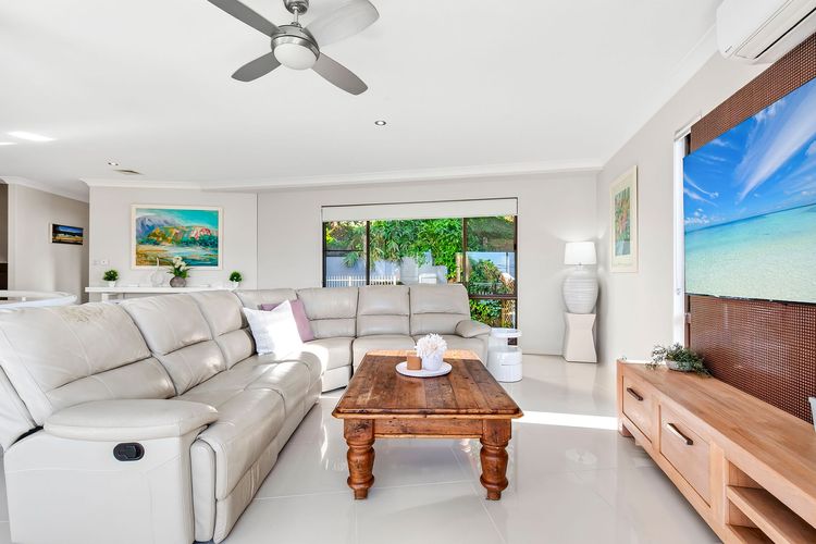 Beachside Manor