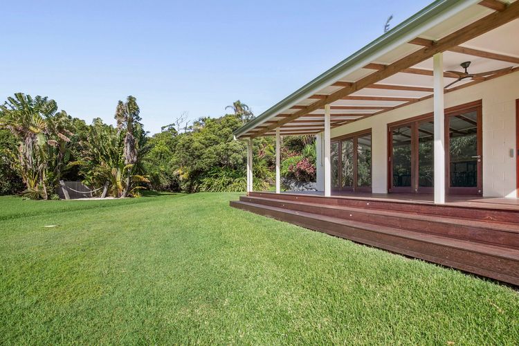 Solitary Views – Sapphire Beach