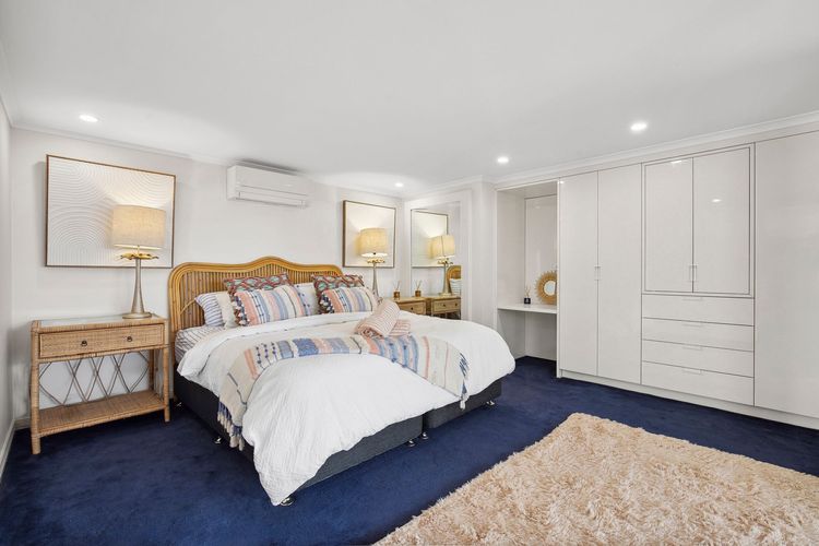 Solitary Views – Sapphire Beach