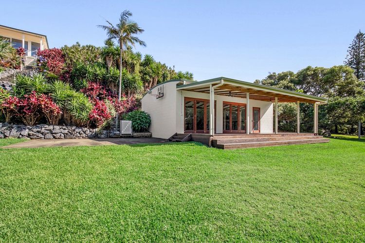 Solitary Views – Sapphire Beach