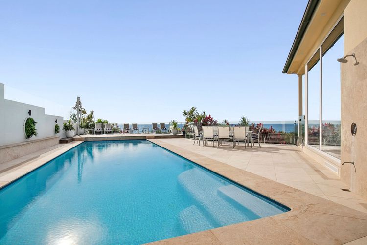 Solitary Views – Sapphire Beach