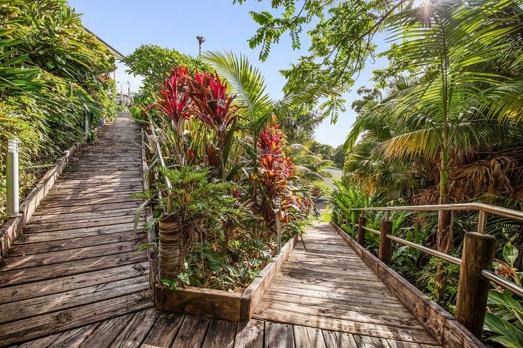 Solitary Views – Sapphire Beach