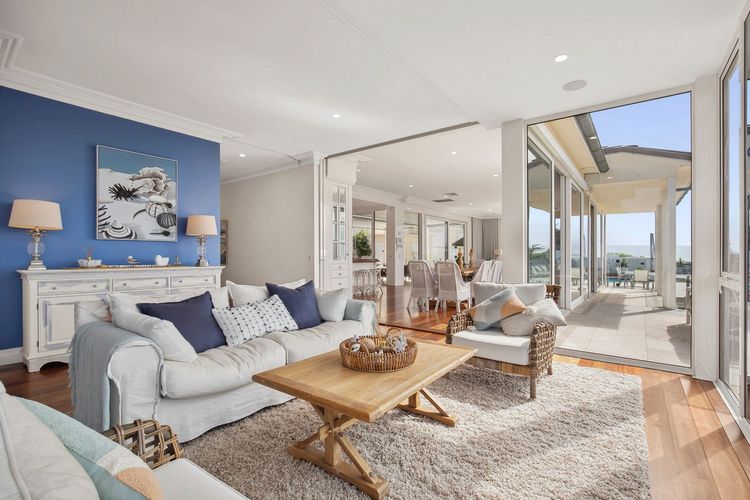 Solitary Views – Sapphire Beach