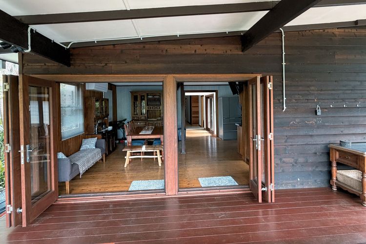 Mountain House Retreat Lowanna