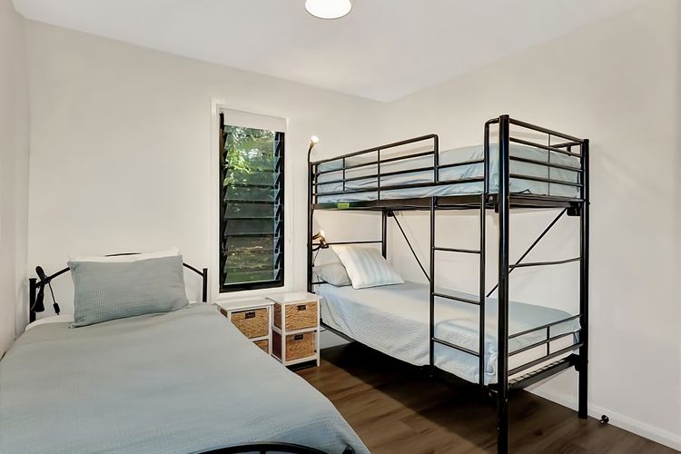 Hibiscus Hideaway Valla Beach 4BR home w/ two verandahs