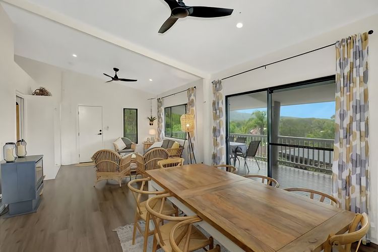 Hibiscus Hideaway Valla Beach 4BR home w/ two verandahs