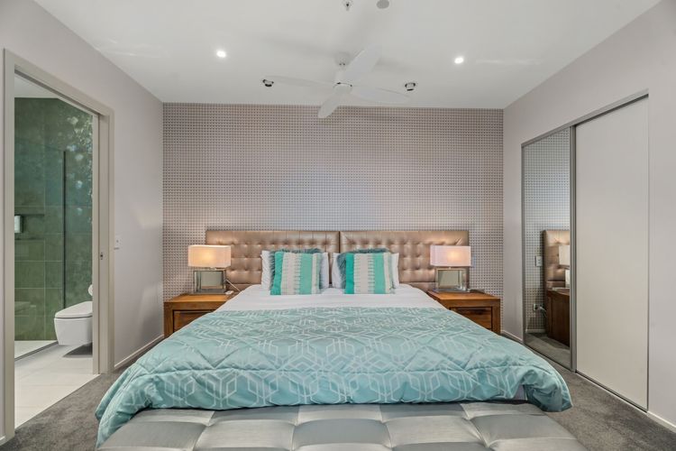 Chic Central Penthouse Spa by Staysouth