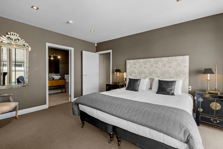 Remarkable Location Queenstown