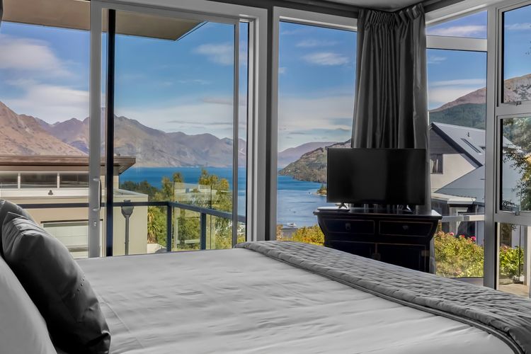 Remarkable Location Queenstown