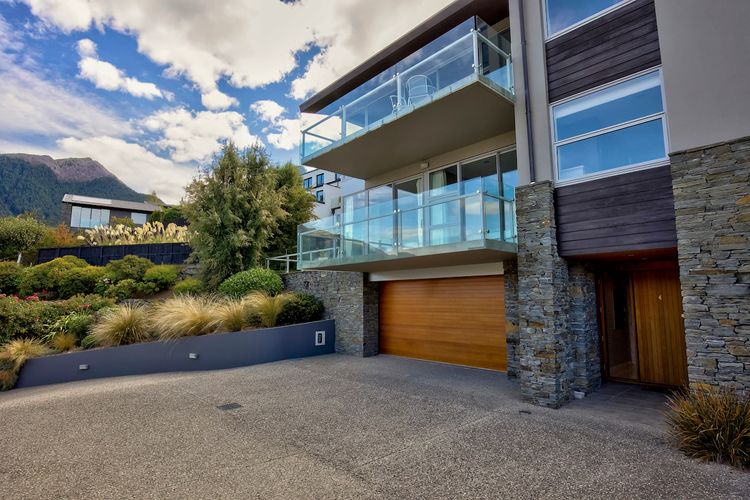 Remarkable Location Queenstown