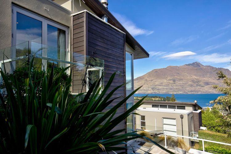 Remarkable Location Queenstown