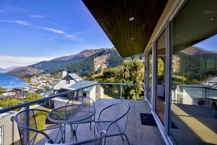 Remarkable Location Queenstown