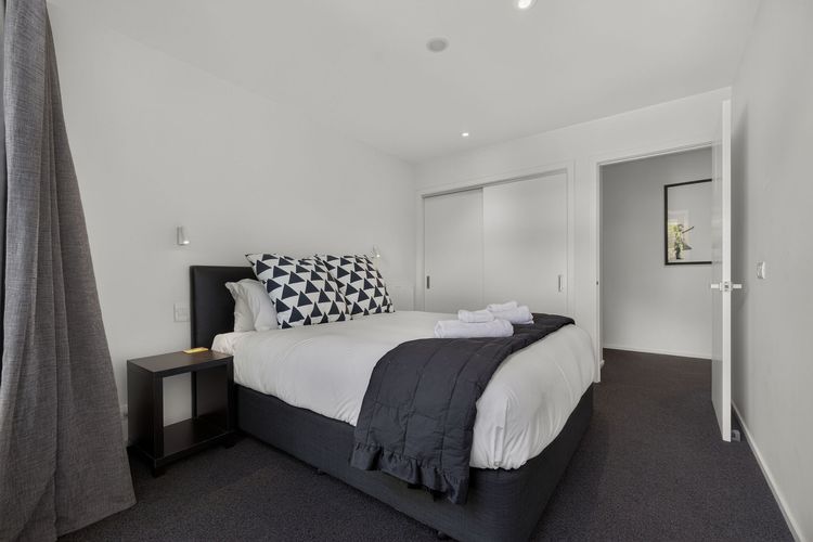 Central Queenstown Melbourne St Apartment