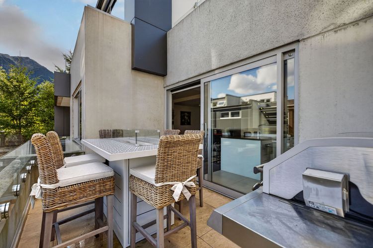 Central Queenstown Melbourne St Apartment