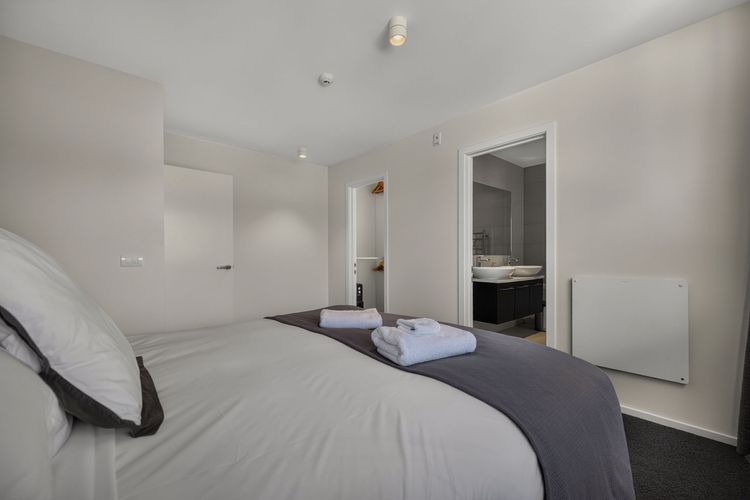 Central Queenstown Melbourne St Apartment