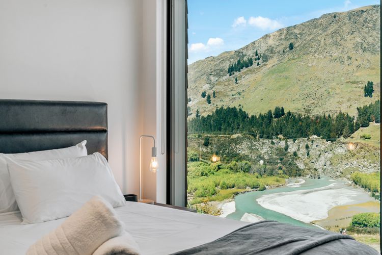 Riverview Retreat at Residence du Parc