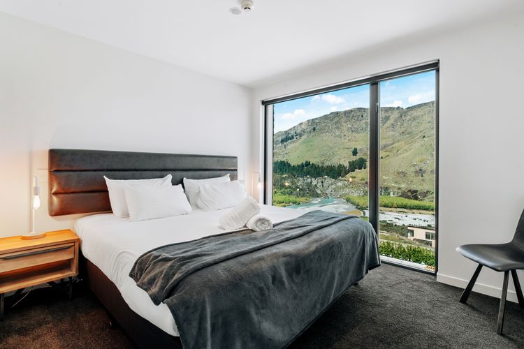 Riverview Retreat at Residence du Parc