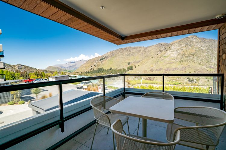 Riverview Retreat at Residence du Parc