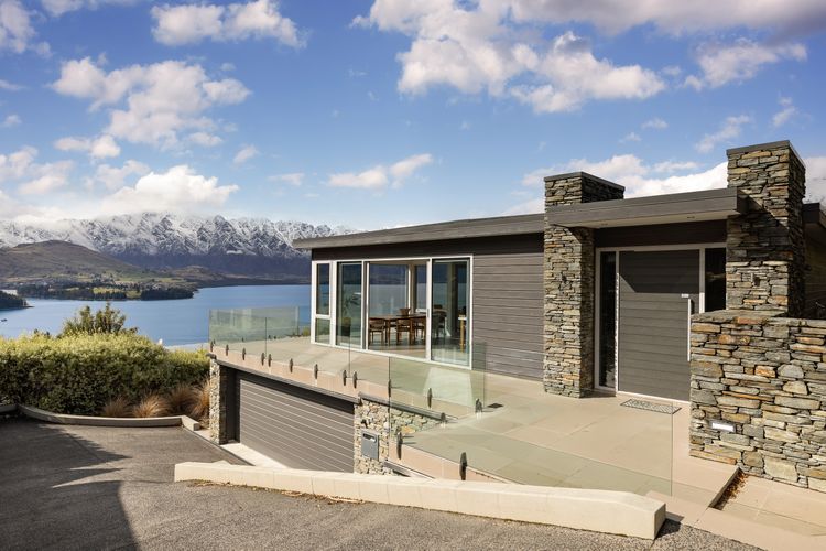 The Views and Spa 4BRM