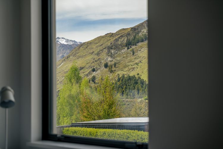 Kiwi 2-bed Apartment minutes from Coronet Peak