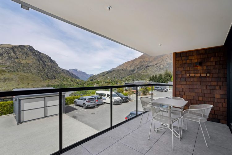 Kiwi 2-bed Apartment minutes from Coronet Peak