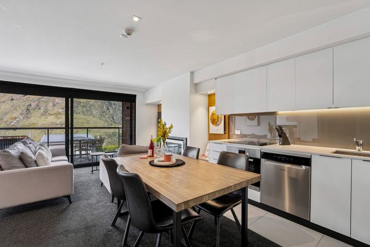 Riverview Retreat at Residence du Parc