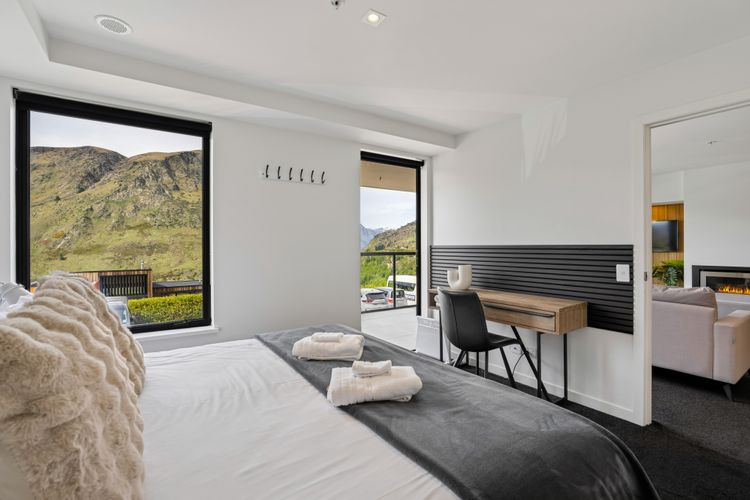 Riverview Retreat at Residence du Parc