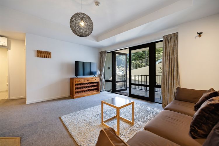 Central Peaks Retreat – walk to CBD