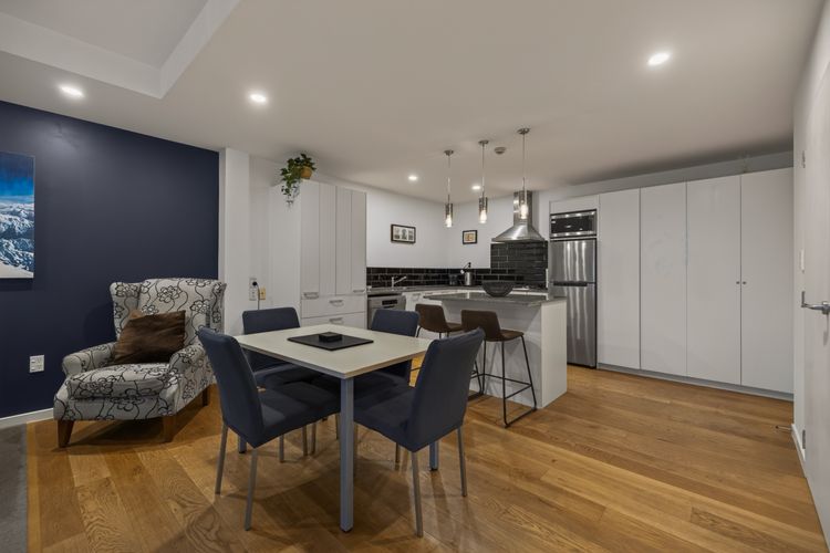 Central Peaks Retreat – walk to CBD