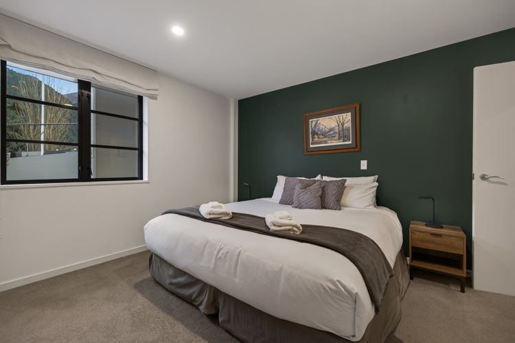 Central Peaks Retreat – walk to CBD