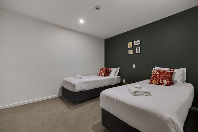 Central Peaks Retreat – walk to CBD