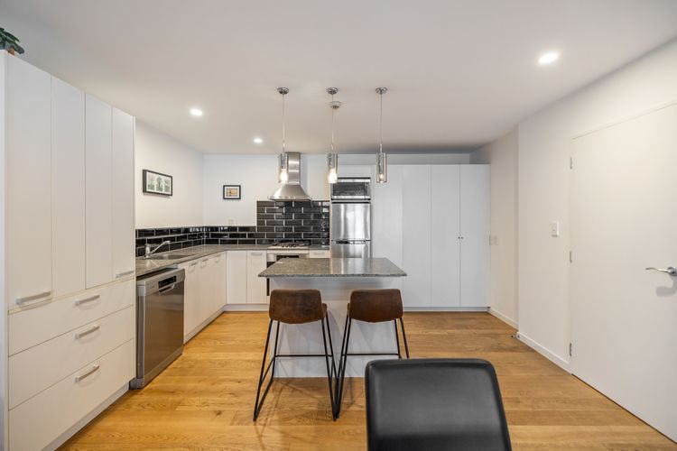 Central Peaks Retreat – walk to CBD