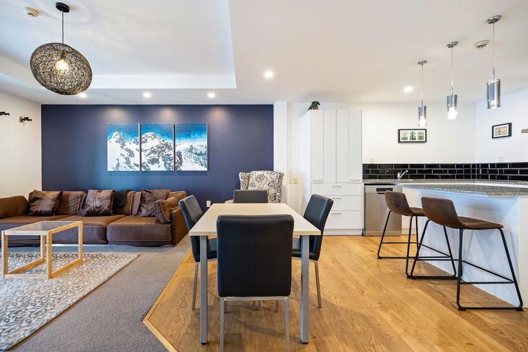 Central Peaks Retreat – walk to CBD