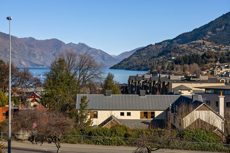 Central Peaks Retreat – walk to CBD