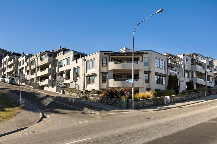 Central Peaks Retreat – walk to CBD