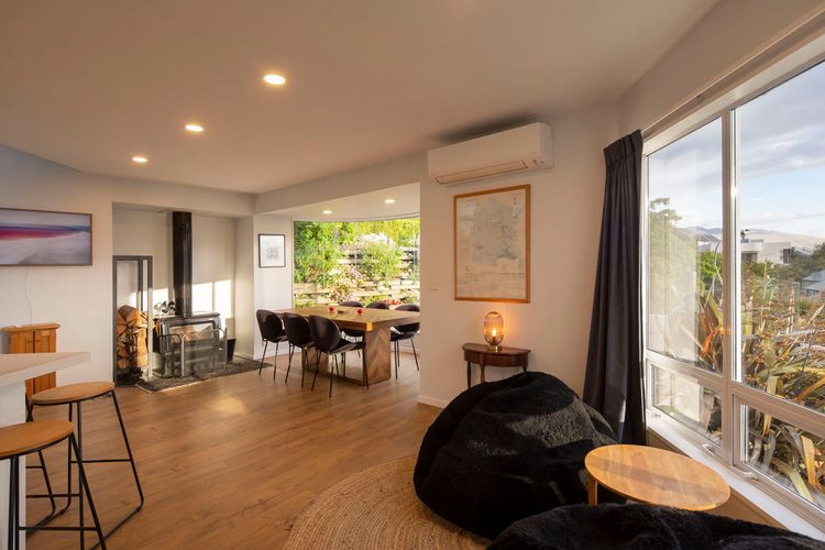 Edinburgh 3BR 2BA with Hot Tub Views Fireplace