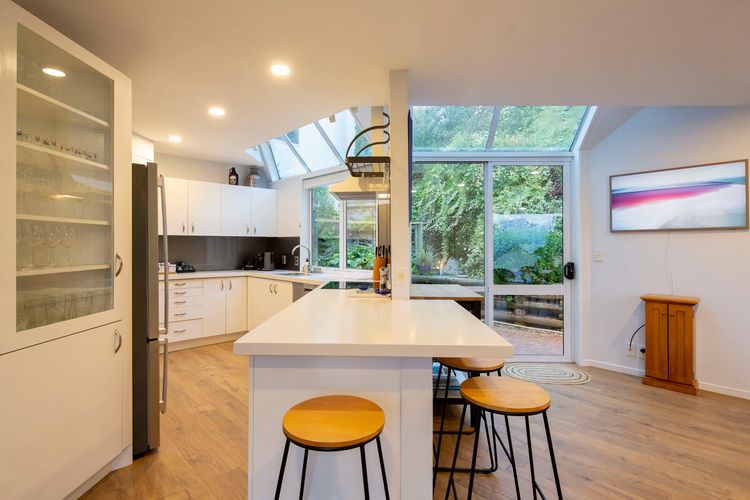 Edinburgh 3BR 2BA with Hot Tub Views Fireplace