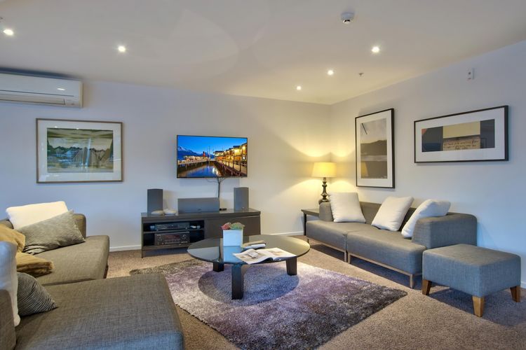 Bay View Condo by Staysouth